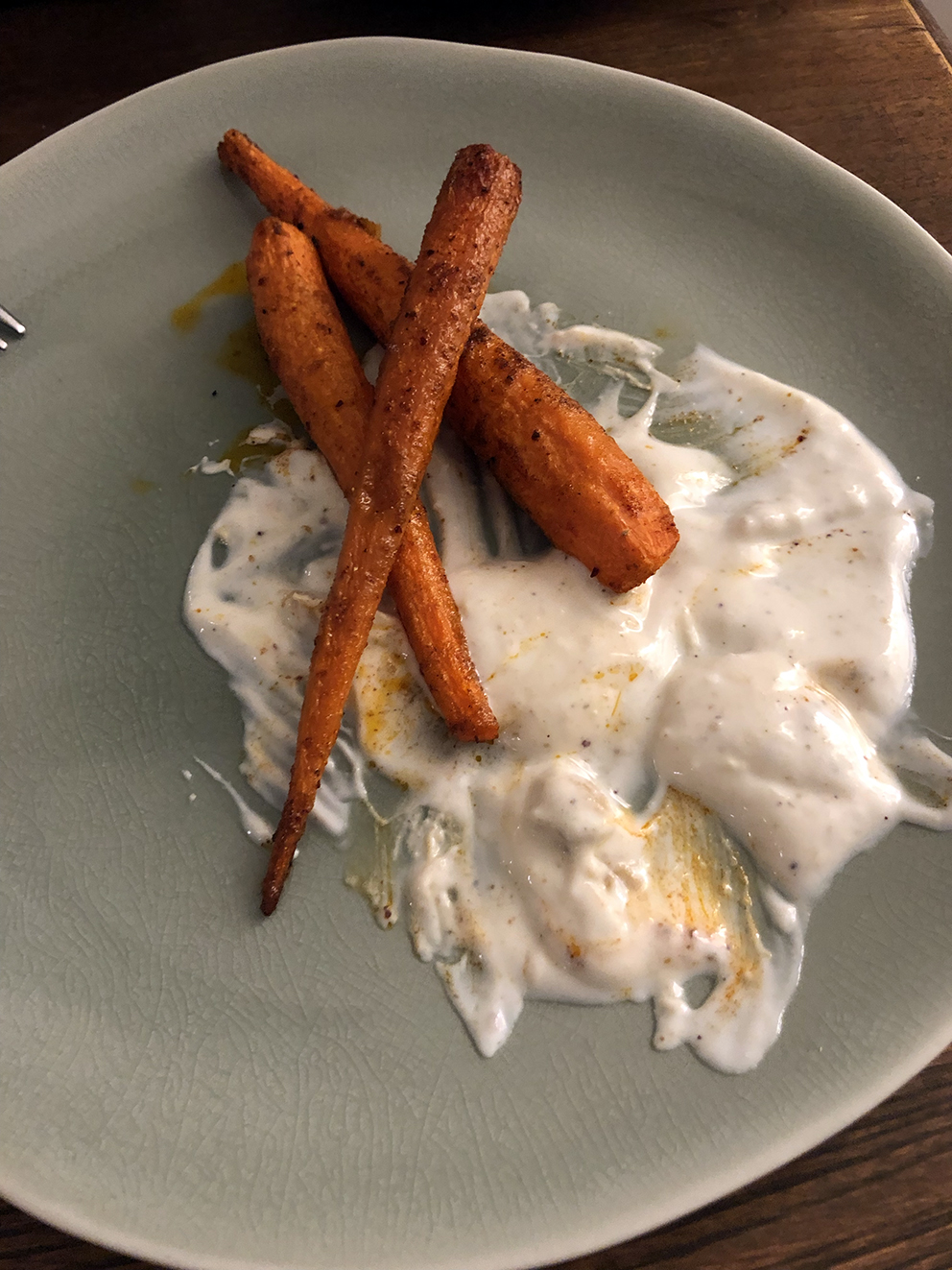 Carottes rôties et yaourt au tahini