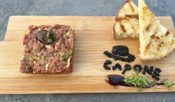 Tartare de bœuf à la truffe et parmesan – Chef Capone